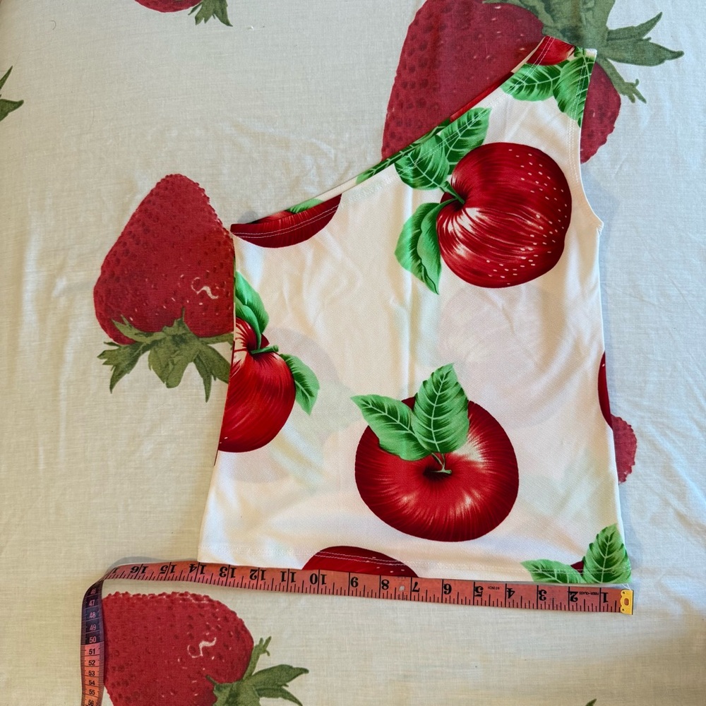 One-Shoulder Top with Apple Print